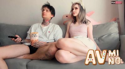 เอวีฝรั่ง ชวนเพื่อนสาวมาดูหนังที่ห้อง pinkloving